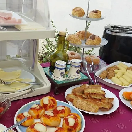 Lakkios Charming And Bed and Breakfast 3*